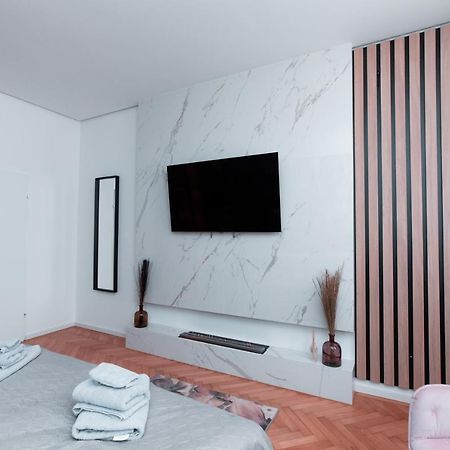 Petit Luxe Apartment Wenen Buitenkant foto